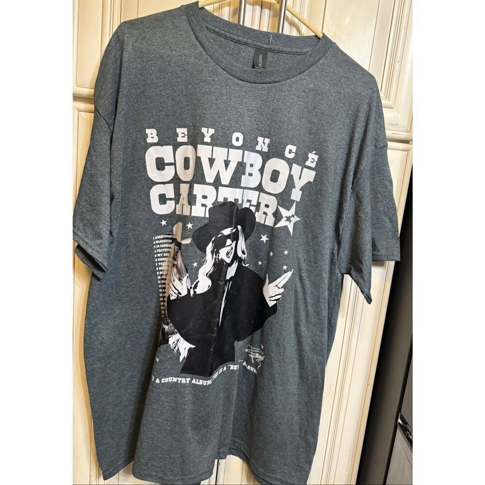 Gildan Women's Beyonce Cowboy Carter Short Sleeve Tour T-Shirt Gray Size XL NWOT